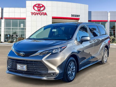 New 2026 Toyota Sienna LE FWD image 3