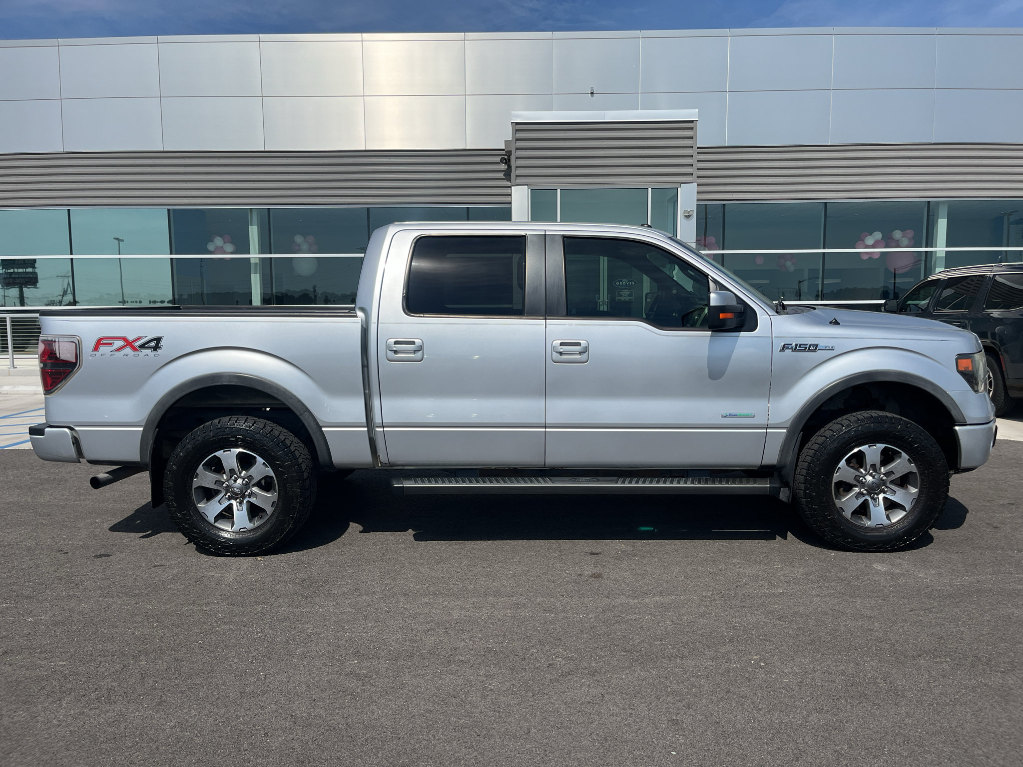 Used 2014 Ford F150 FX4 w/ Equipment Group 402A Luxury AWD/4WD image 4