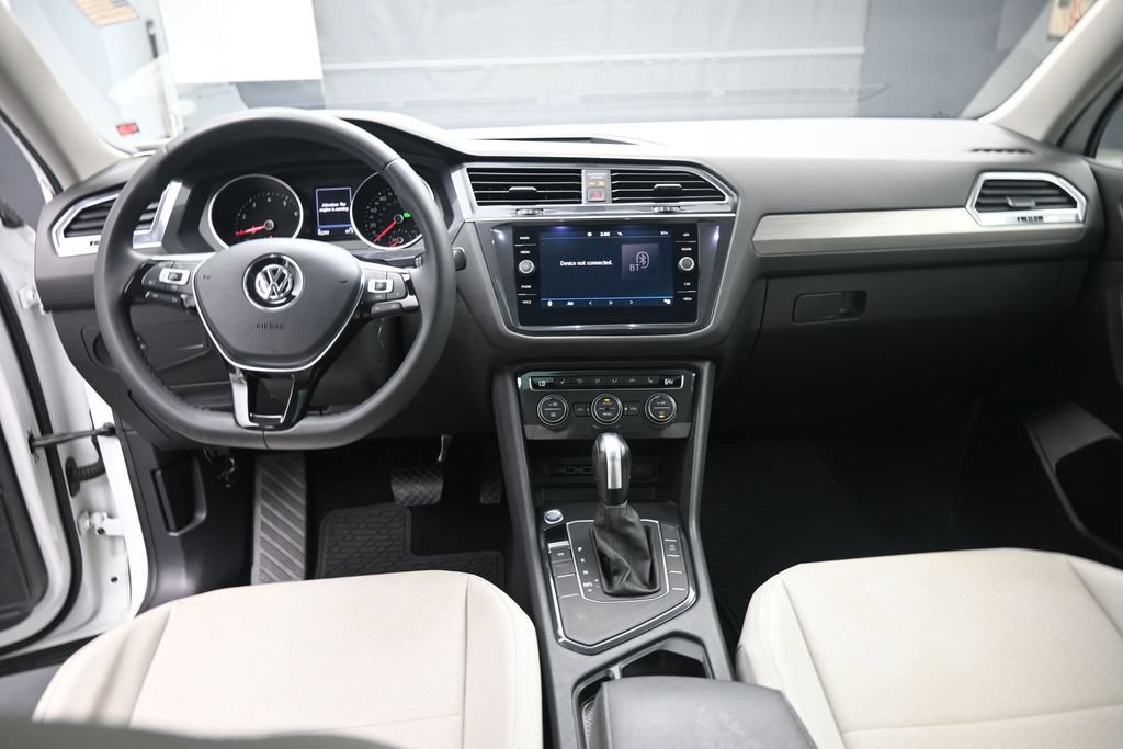 Used 2020 Volkswagen Tiguan SE FWD image 9