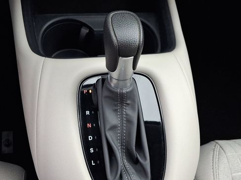 Certified 2025 Honda HR-V LX image 14