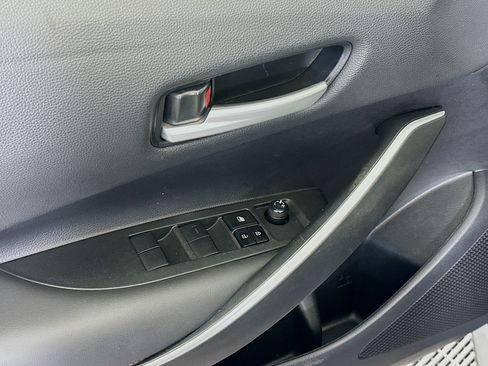 Used 2023 Toyota Corolla SE w/ SE Premium Package FWD image 15
