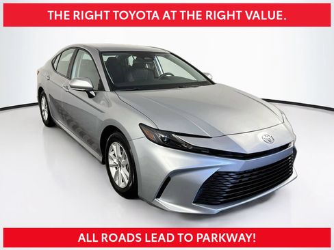 Used 2025 Toyota Camry LE FWD image 1