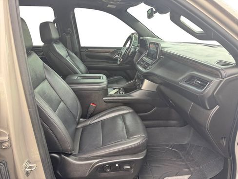 Used 2021 Chevrolet Tahoe LT w/ LT Signature Package RWD image 15