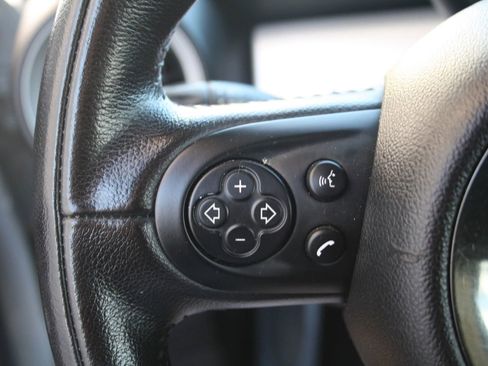 Used 2011 MINI Cooper Hardtop image 17