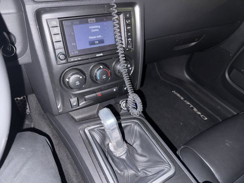 Used 2010 Dodge Challenger R/T image 8