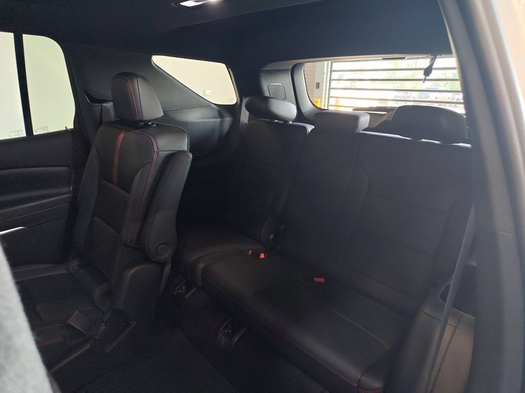 Certified 2026 Chevrolet Traverse RS w/ LPO, Floor Liner Package AWD/4WD image 26