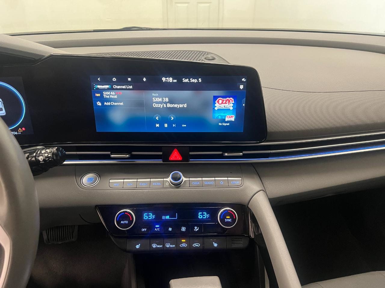 Used 2025 Hyundai Elantra SEL FWD image 34