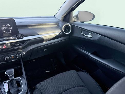 Used 2020 Kia Forte LXS image 29
