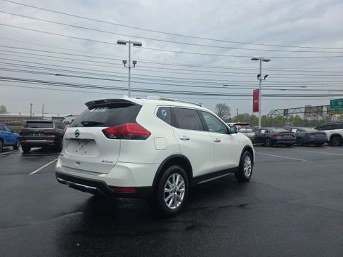 Used 2017 Nissan Rogue SV image 5