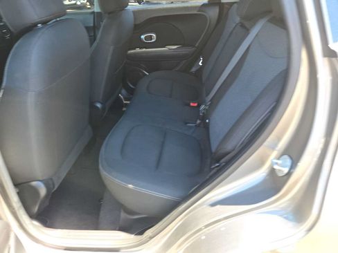 Used 2017 Kia Soul + FWD image 21