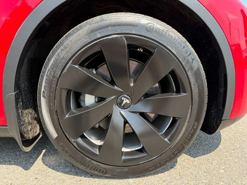 Used 2023 Tesla Model Y Long Range AWD/4WD image 9