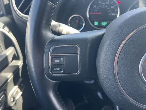 Used 2016 Jeep Wrangler Unlimited Sahara image 6