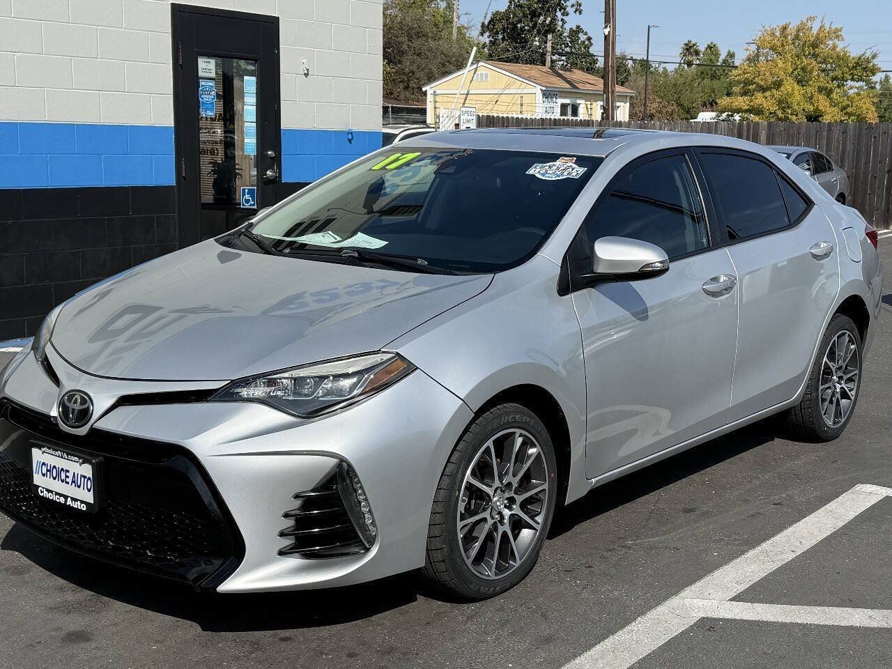 Used 2017 Toyota Corolla SE 50th Anniversary FWD image 3
