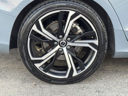 Used 2024 Volvo S60 B5 Plus image 9