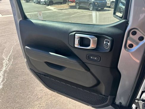 Used 2020 Jeep Wrangler Unlimited Sahara w/ Uconnect 4C Nav & Sound Group AWD/4WD image 16