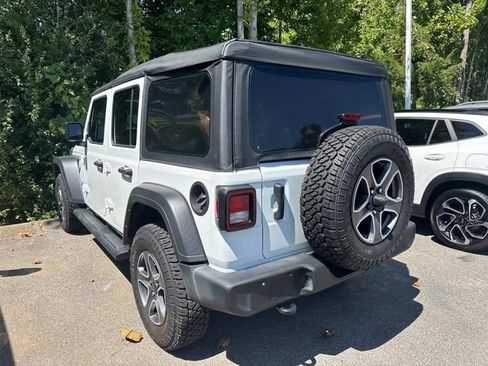 Used 2022 Jeep Wrangler Unlimited Sport AWD/4WD image 5