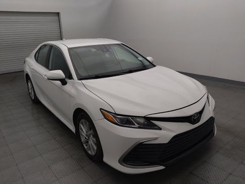 Used 2022 Toyota Camry LE FWD image 13