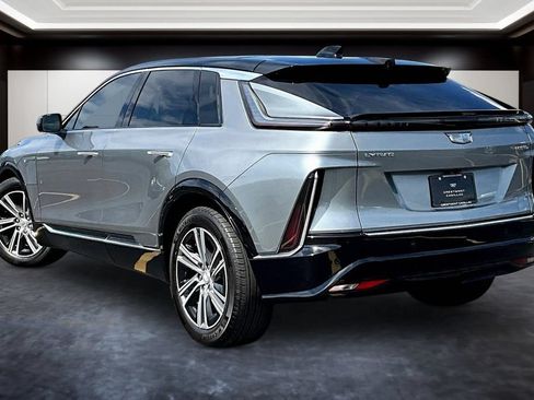 Certified 2025 Cadillac Lyriq Luxury w/ LPO, Floor Liner Package AWD/4WD image 4