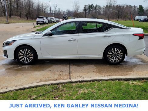 Certified 2025 Nissan Altima 2.5 SV image 6