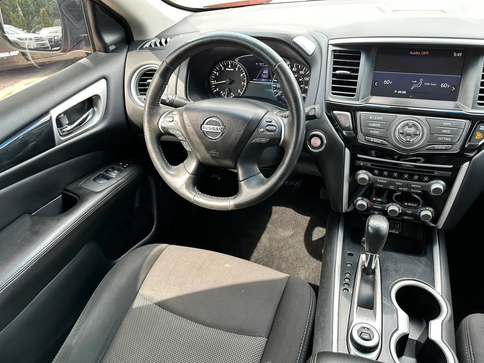 Used 2020 Nissan Pathfinder SV AWD/4WD image 12