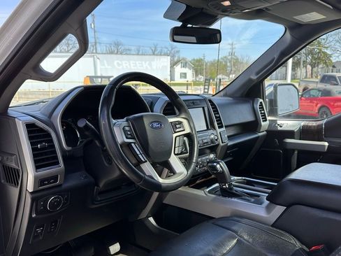 Used 2019 Ford F150 Lariat w/ Equipment Group 502A Luxury AWD/4WD image 10