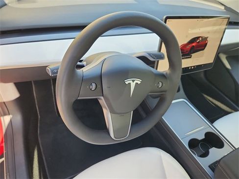 Used 2022 Tesla Model 3 Performance image 10