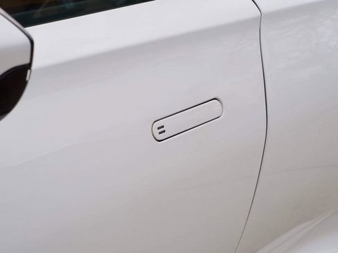 Used 2022 Aston Martin DBX image 13