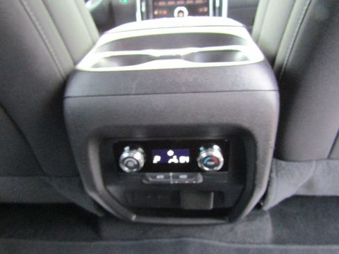 Used 2025 GMC Acadia Elevation FWD image 19