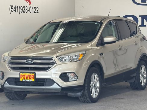 Used 2017 Ford Escape SE image 7