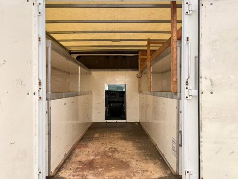 Used 2018 Chevrolet Express 3500 w/ Power Convenience Package image 9