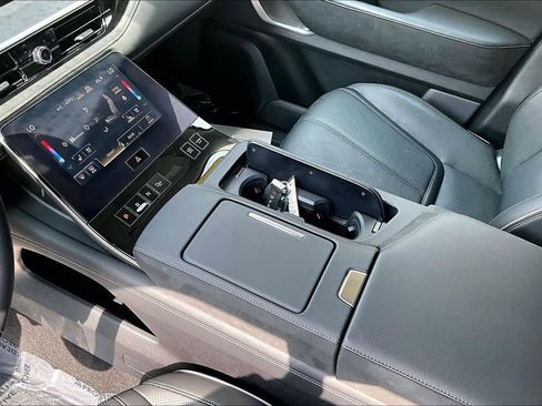 Certified 2025 INFINITI QX80 Sensory image 14