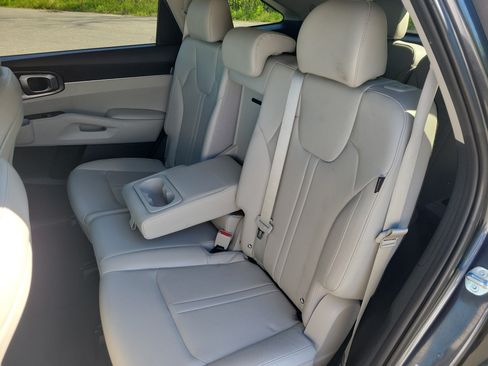 Used 2024 Kia Sorento S w/ Panoramic Sunroof Package FWD image 16