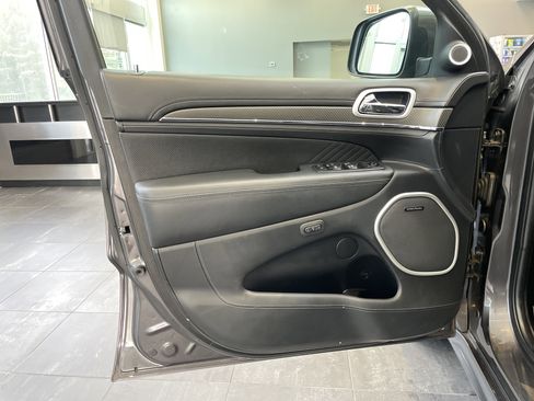 Used 2021 Jeep Grand Cherokee SRT AWD/4WD image 15