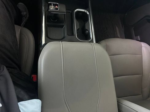 Used 2023 GMC Sierra 1500 SLT w/ SLT Premium Package AWD/4WD image 29