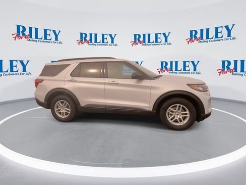 New 2026 Ford Explorer Active image 9