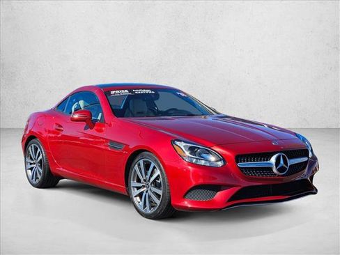 Used 2018 Mercedes-Benz SLC 300 image 3