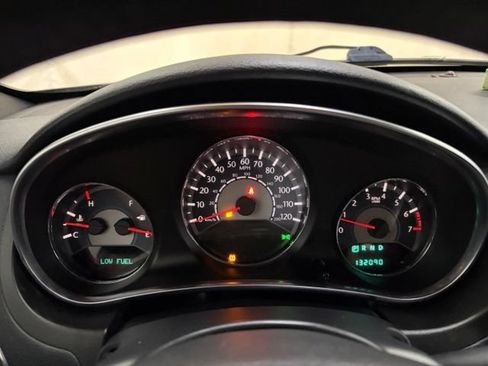Used 2013 Chrysler 200 Limited FWD image 40