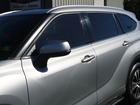 Used 2022 Toyota Highlander XLE image 5
