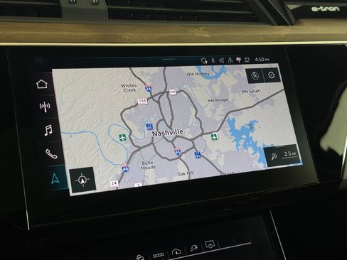 Used 2023 Audi e-tron Premium Plus w/ Premium Plus Package image 26