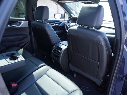 Used 2025 Cadillac XT5 Premium Luxury image 10