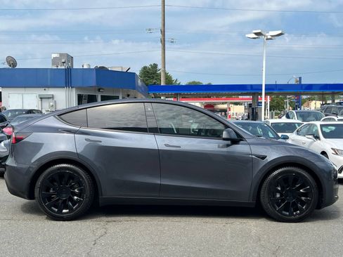 Used 2021 Tesla Model Y Long Range AWD/4WD image 12
