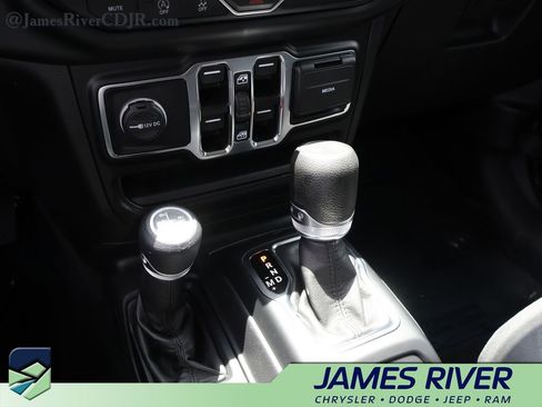 Used 2022 Jeep Wrangler Unlimited Sport AWD/4WD image 38