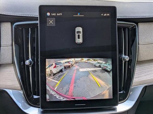 Certified 2025 Volvo XC90 B5 Core w/ Protection Package Premier image 18