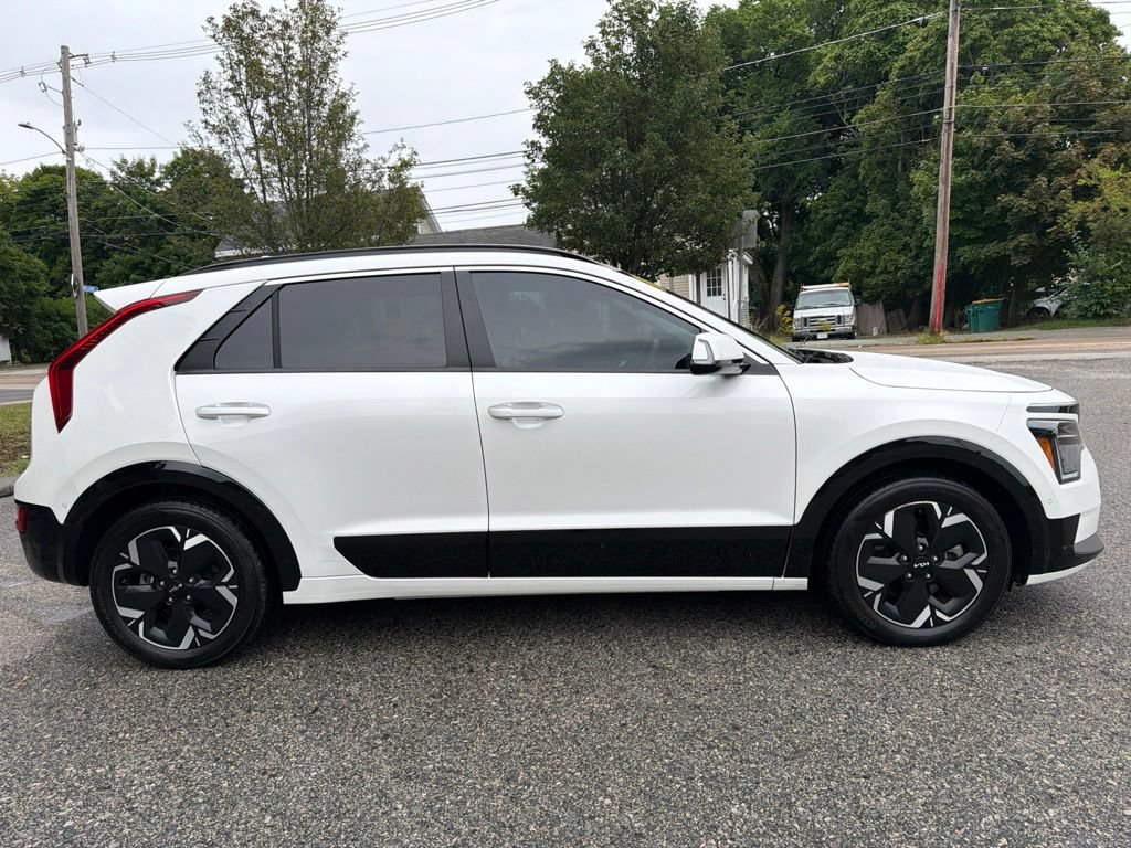 Certified 2023 Kia Niro Wave FWD image 8