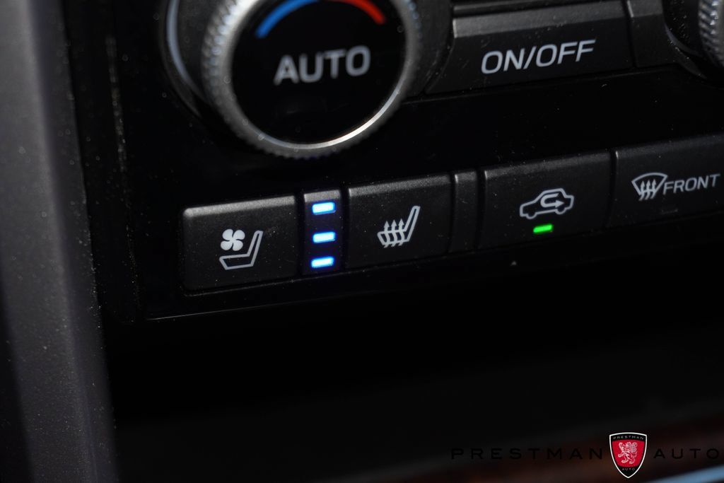Used 2022 Subaru Ascent Touring AWD/4WD image 12