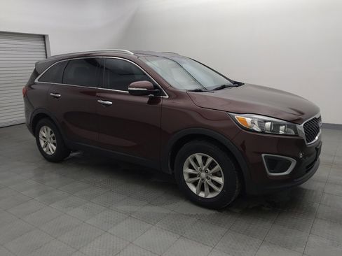 Used 2018 Kia Sorento LX image 11