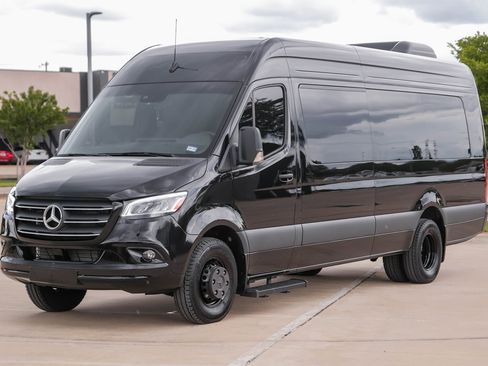 Used 2024 Mercedes-Benz Sprinter 3500 image 6
