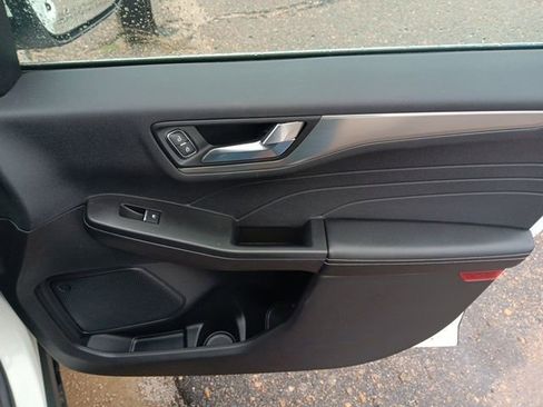 Used 2022 Ford Escape Titanium image 28