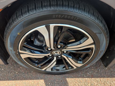 Used 2016 Honda Civic Touring image 12