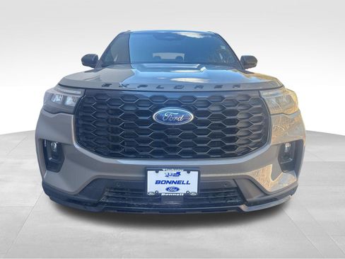 New 2026 Ford Explorer ST-Line w/ ST-Line Street Pack image 9